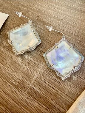 Kendra Scott Iridescent Mother-of-Pearl Drop Earrings in White and Silver